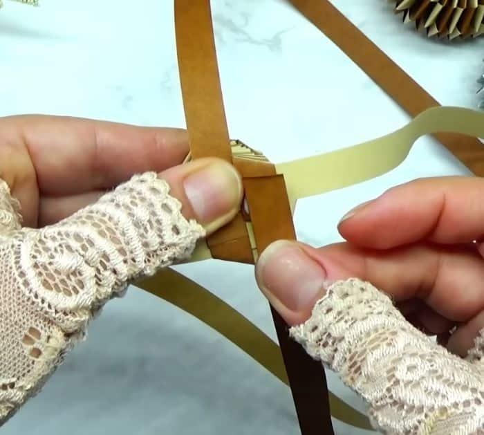 How to Make Christmas Ornaments Using Paper