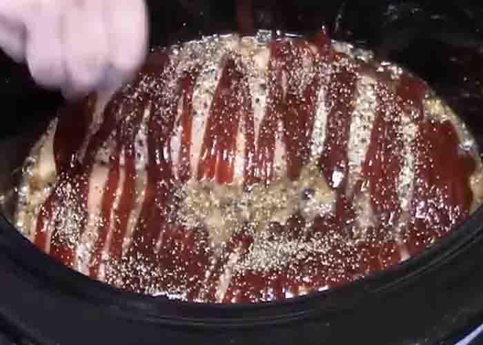 Seasoning the Cola BBQ chicken