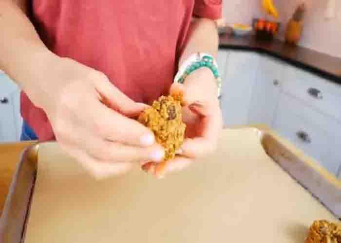 Forming the pumpkin oatmeal power cookies