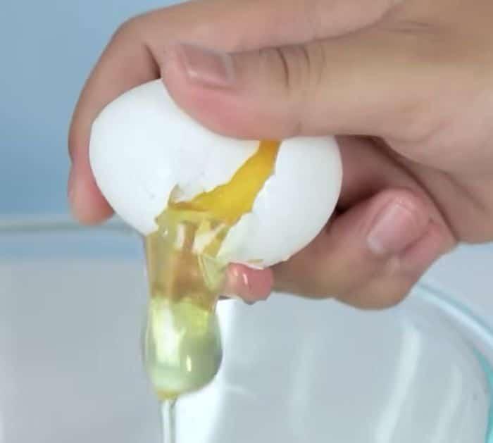 How to Crack an Egg Without Breaking the Yolk