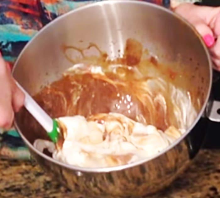 Use Root Beer And Cool Whip To Make Root Beer Float Pie