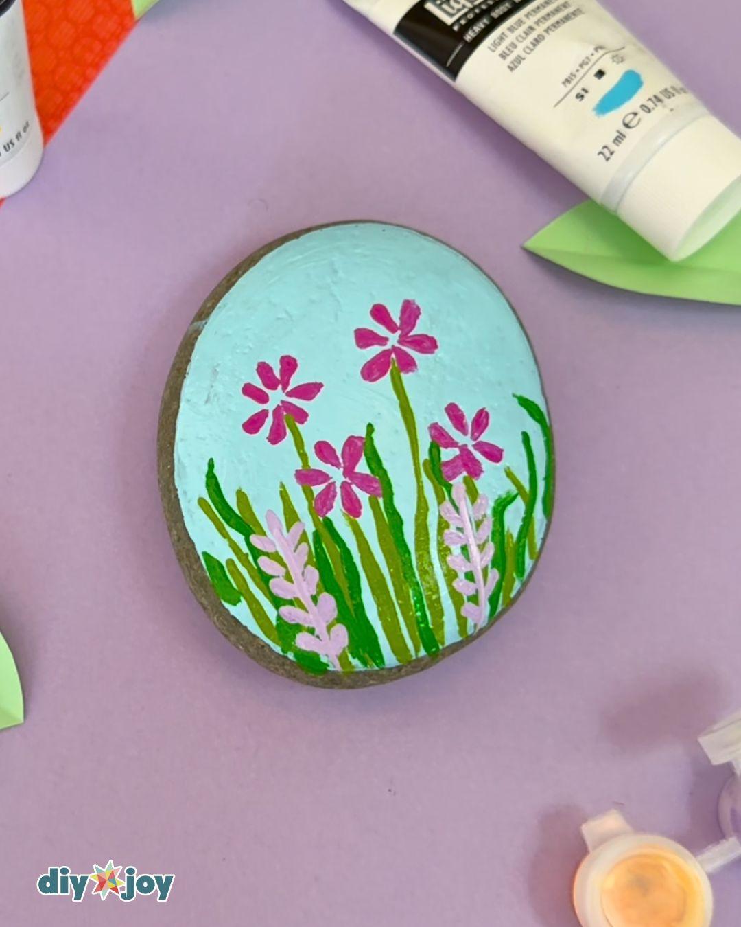Easy Flowers On Rocks — rock art tutorial