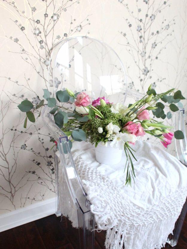 Spring Flower Centerpiece, simple enough for a first weekend project and a look that gets noticed the moment guests walk in