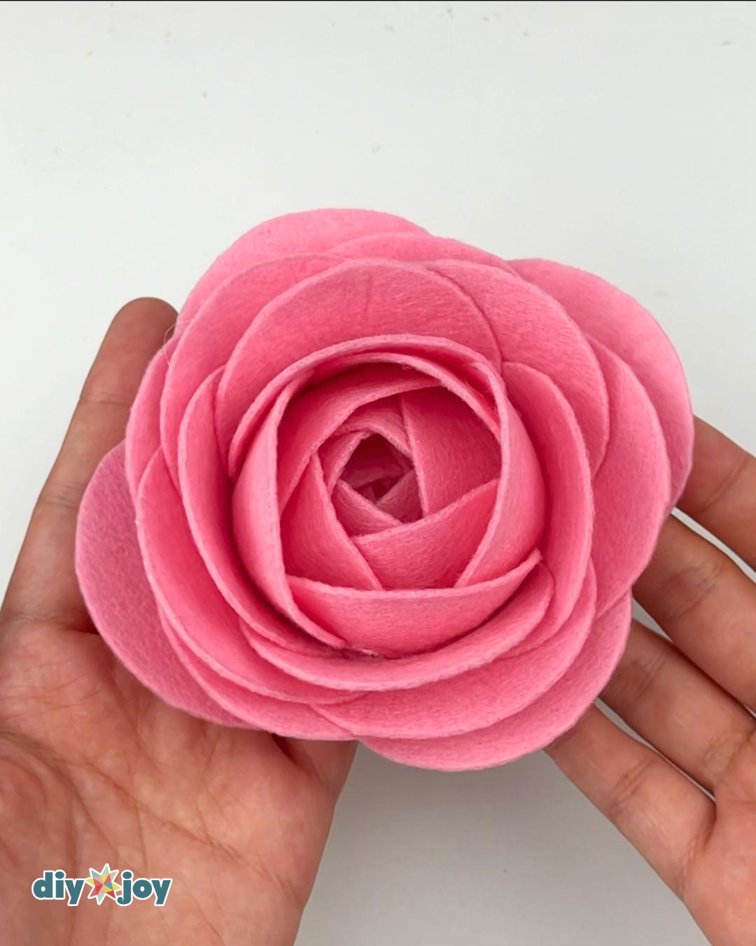 Easy Roses Paper Cup — diy felt roses tutorial