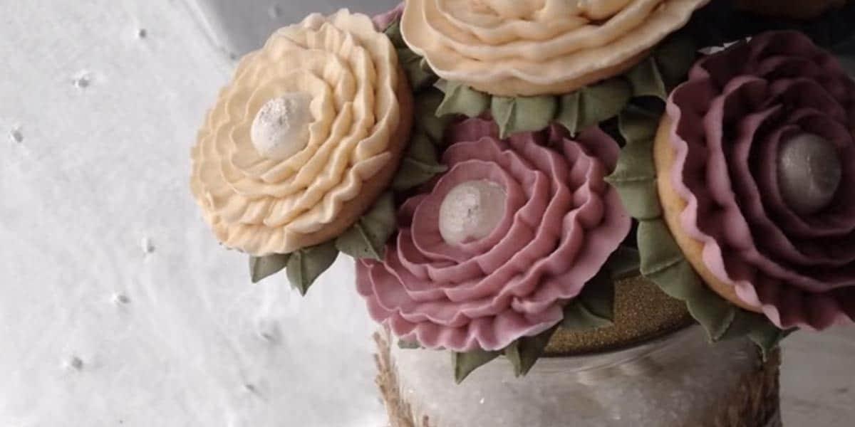 Easy-to-Make Cookie Bouquet