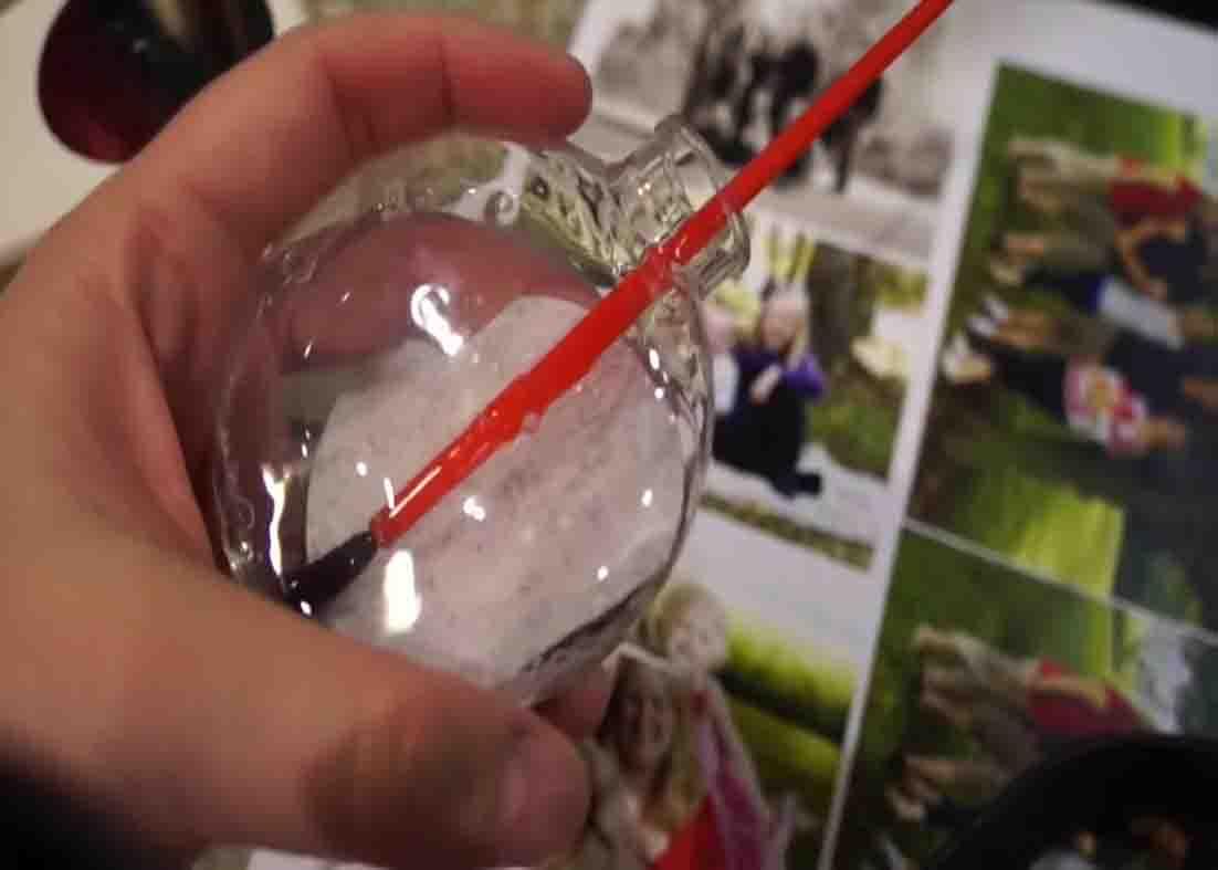 Positioning the picture inside the ornament ball