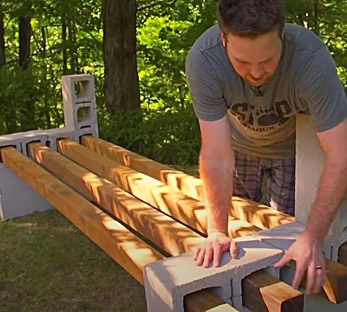 Cinder block bench easy and cheap Backyard furniture DIY