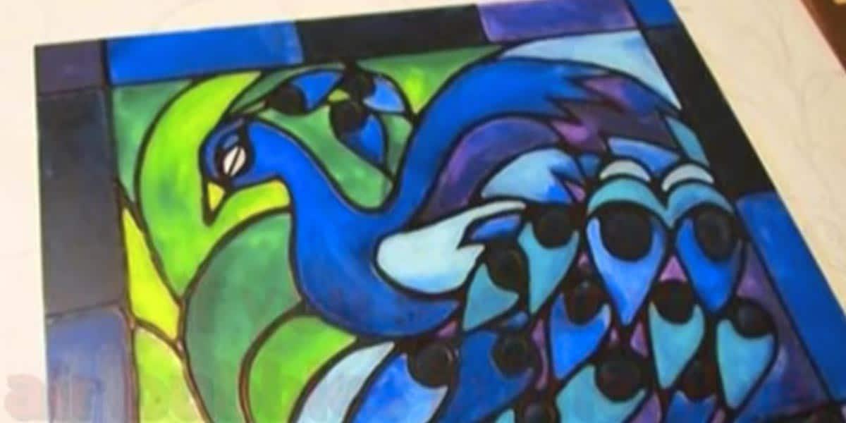 Simply Mixing Glue And Paint, The Next Simple Thing She Does Creates This Incredible Result!