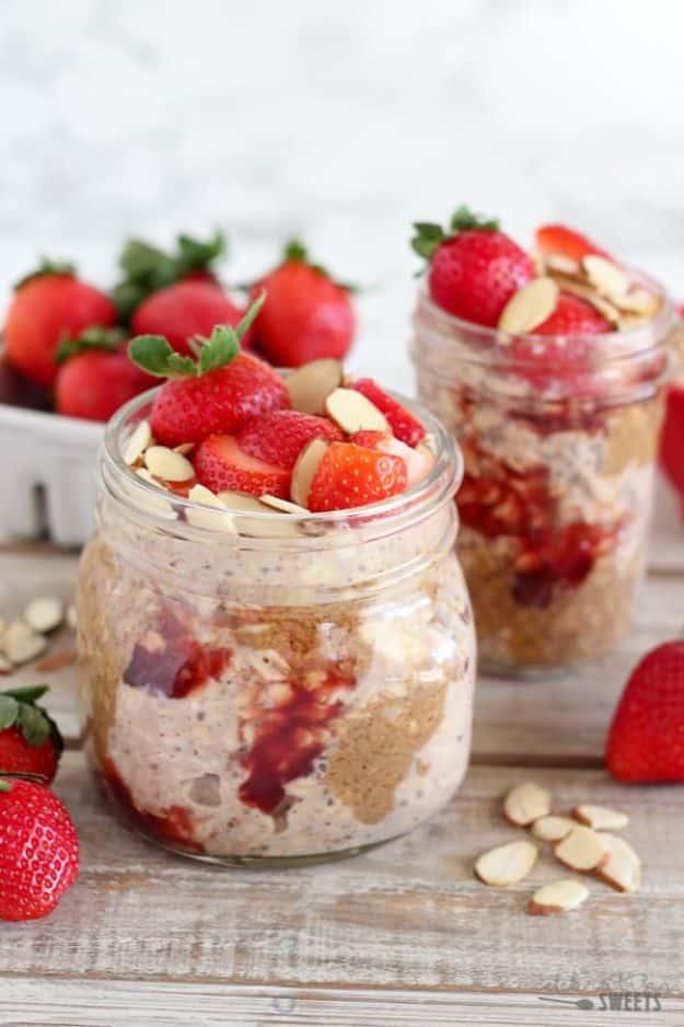 Overnight Oats Recipes - Almond Strawberry Overnight Oats - Easy Breakfast Recipe Idea - Healthy Fruit to Add Blueberry, Banana, Strawberry and Pineapple, Apple Cinnamon - Brunch I