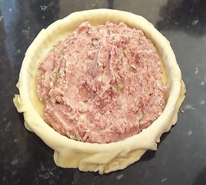 How To Make Corned Beef and Potato Pie - Savory Pie Recipes