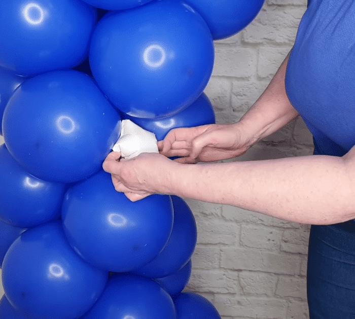 Easy DIY Patriotic Balloon Arch Tutorial