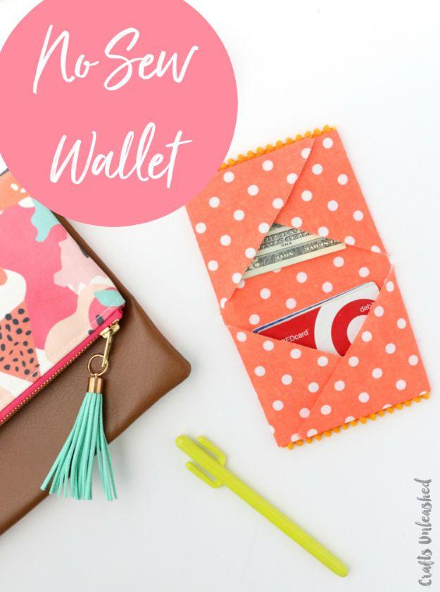 DIY No Sew Fabric Wallet, a no sew gift, simple enough for a first try and a clever way to use scraps you already have