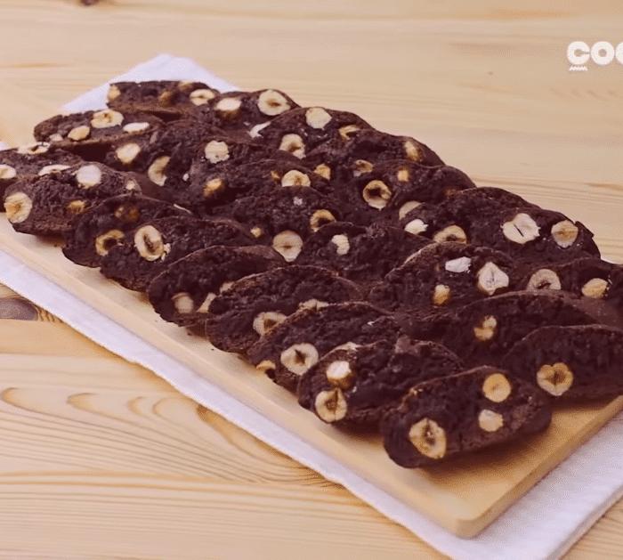 How to Make Chocolate Hazelnut Biscuits