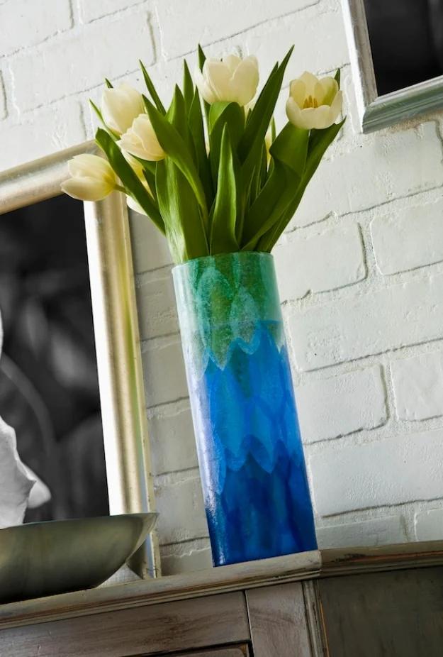 Quick Last Minute DIY Gifts You Can Make - DIY Ombre Flower Vase - Easy and Quick Last Minute DIY Gift Ideas for Mom, Dad, Him or Her, Freinds, Teens, Kids, Girls and Boys. Fast Cr