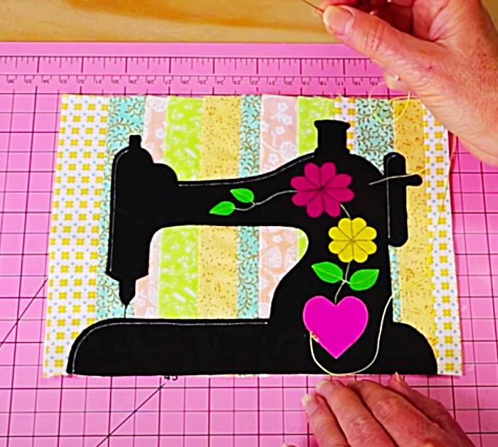 Mini Quilt Idea - Wall Art Idea - DIY Fabric Art Quilting