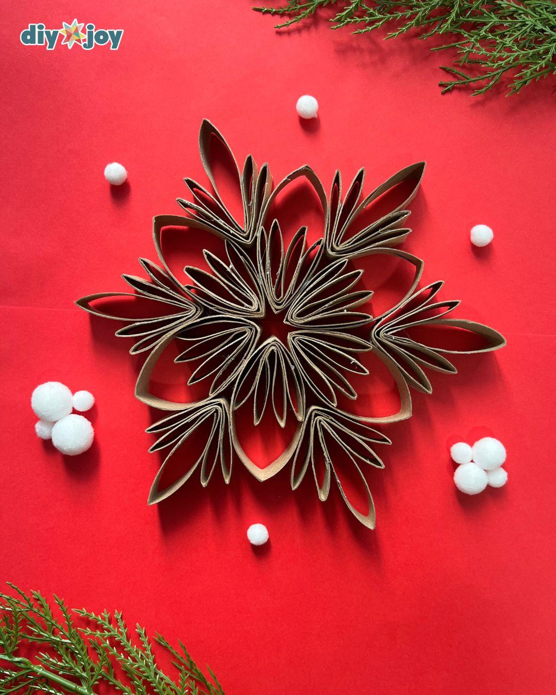 Christmas Ornaments — easy toilet paper tube snowflake tutorial