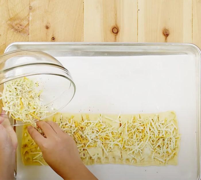 How To Make Cheesy Bread - 5 Ingredient Recipes - Pillsbury Recipes