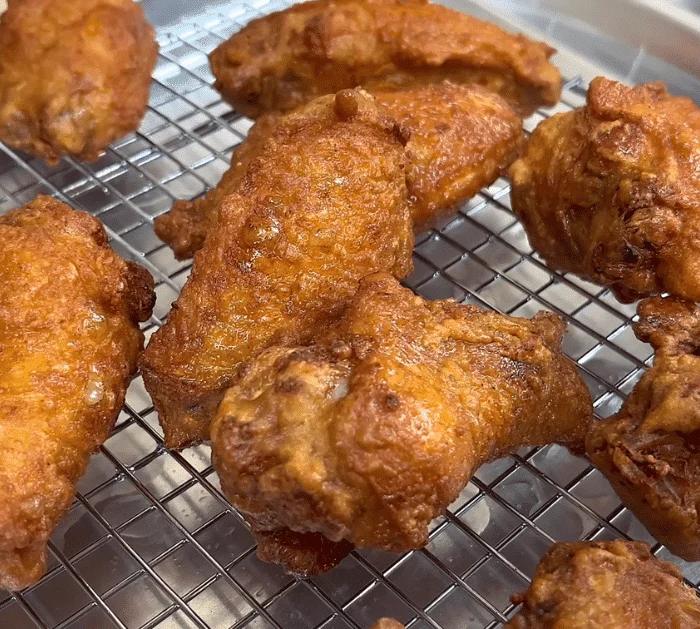 Easy Crispy Fried Chicken Wings Recipe