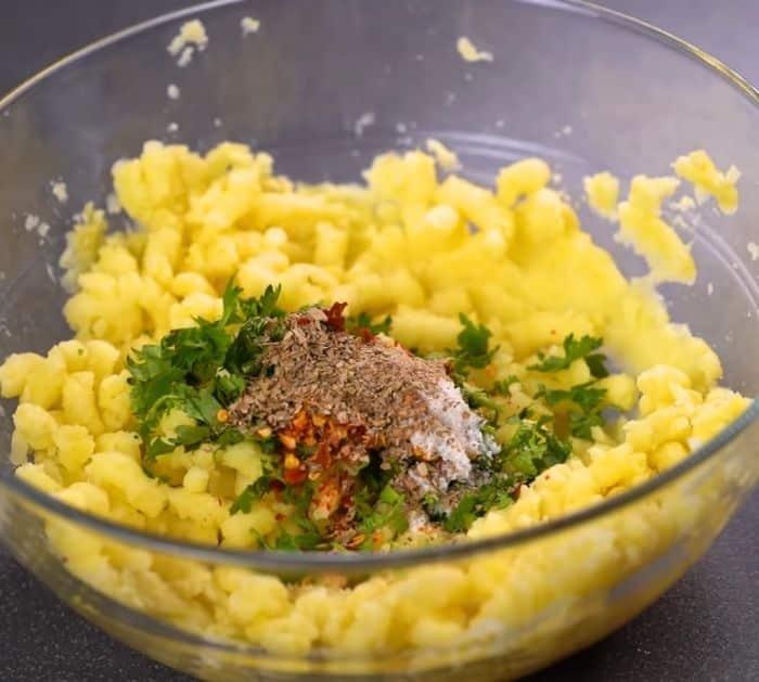 Super Crispy Potato Cheese Balls Recipe
