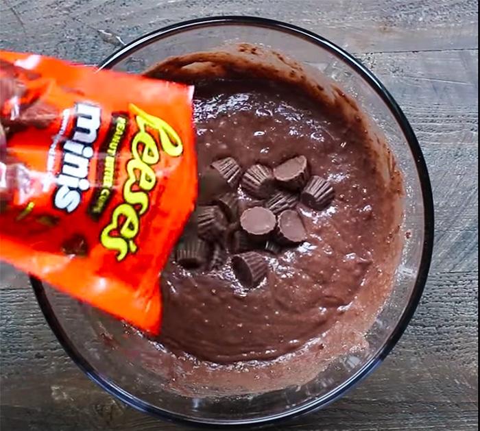 How to Make Peanut Butter Chocolate Cake Recipes - Crockpot Cake Recipes