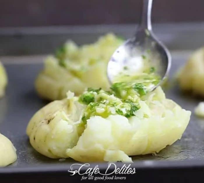 Easy To Make Crispy Garlic Butter Smashed Potatoes