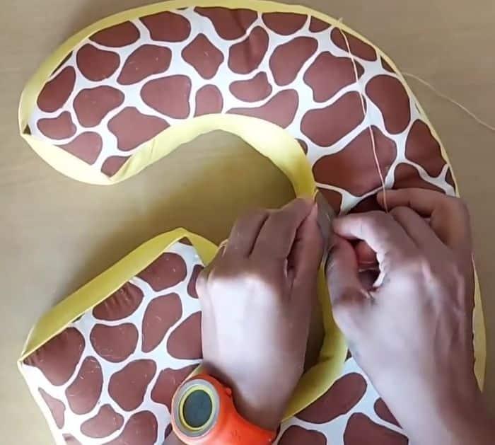 Easy Pillow Sewing Tutorial