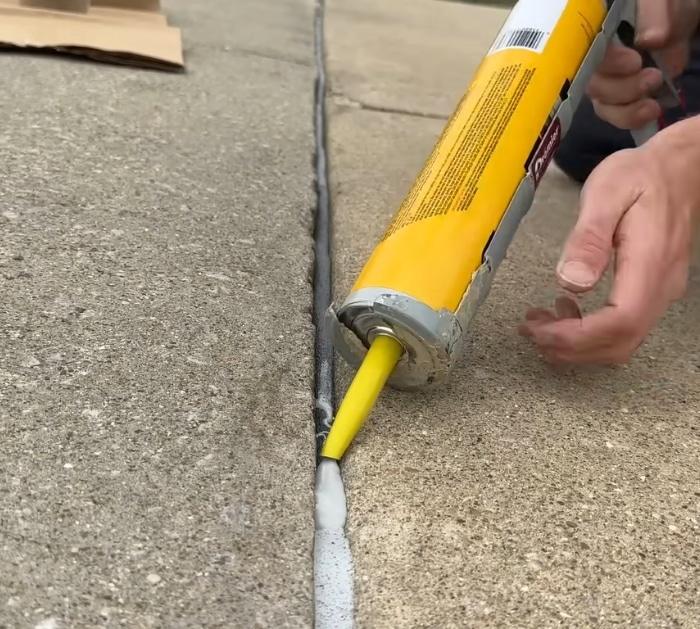 How to Get Weed-Free Driveways and Sidewalks Solution