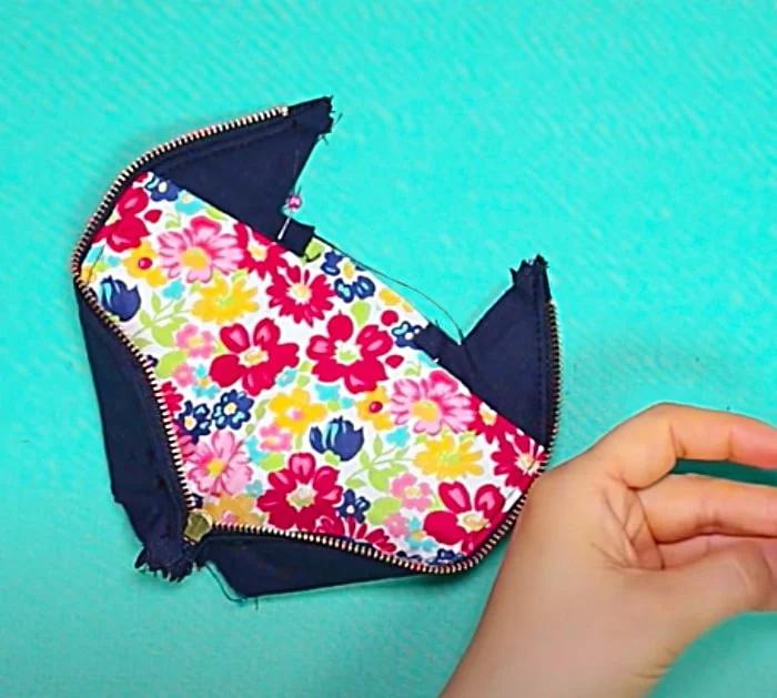 Place A Zipper In A Square Pouch