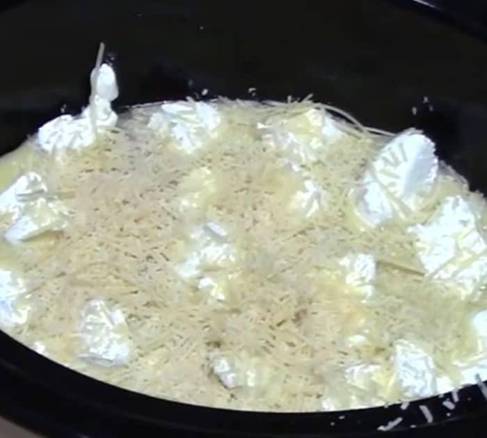 Easy To Make Crockpot Olive Garden Copycat Chicken & Pasta