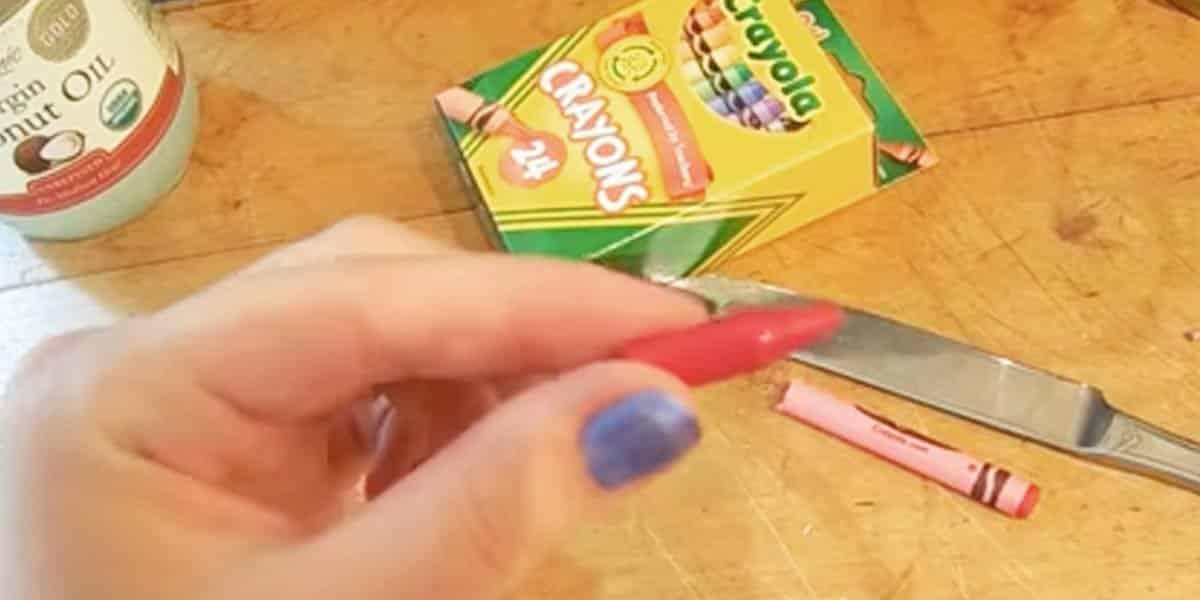 She Melts Her Kids Crayons And You Won’t Believe What She Makes With Them. Watch!