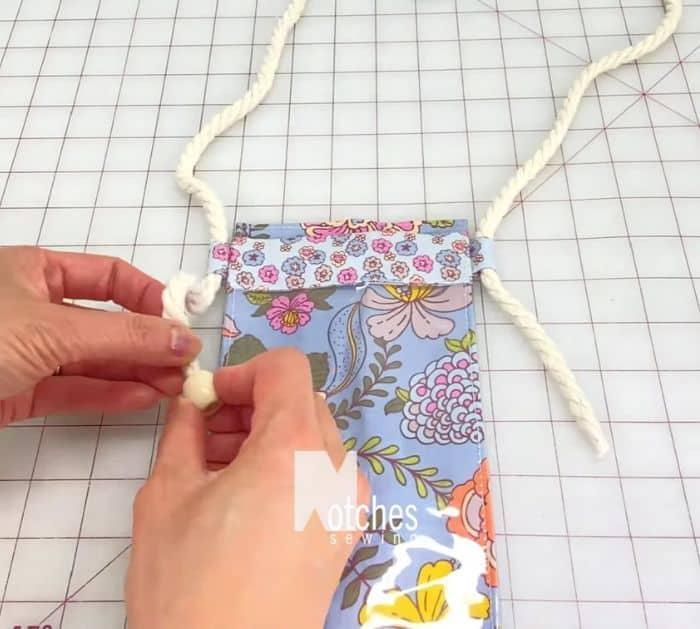 Easy to Make DIY Handmade Clear Phone Sling Pouch