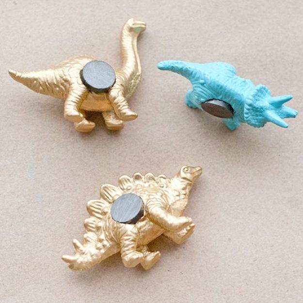 DIY Dino Magnets, budget friendly using stuff already sitting in a bin and a keepsake worth handing down