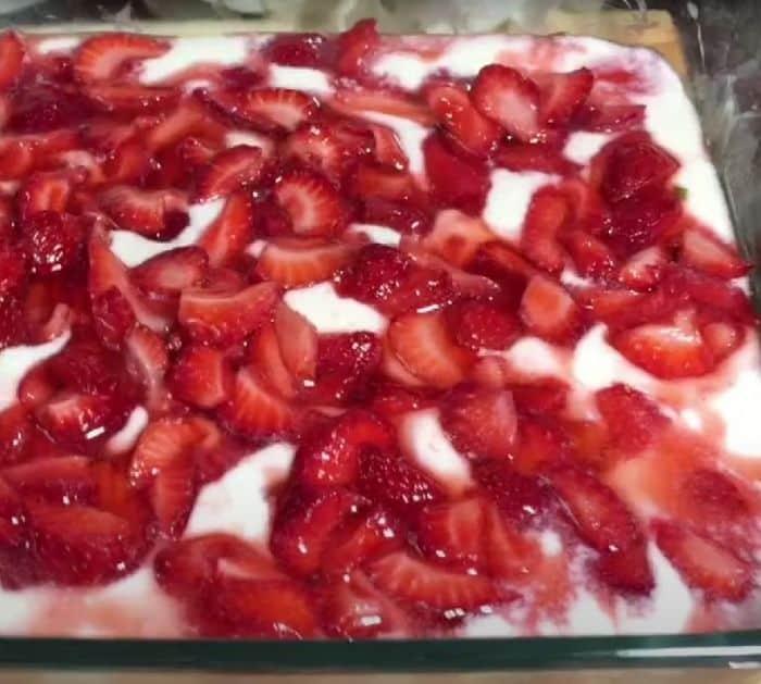Easy Strawberry Cobbler Recipe