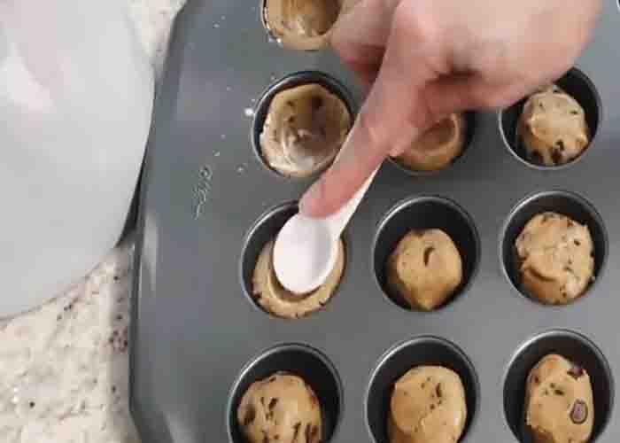 Making the chocolate chip cookie cups