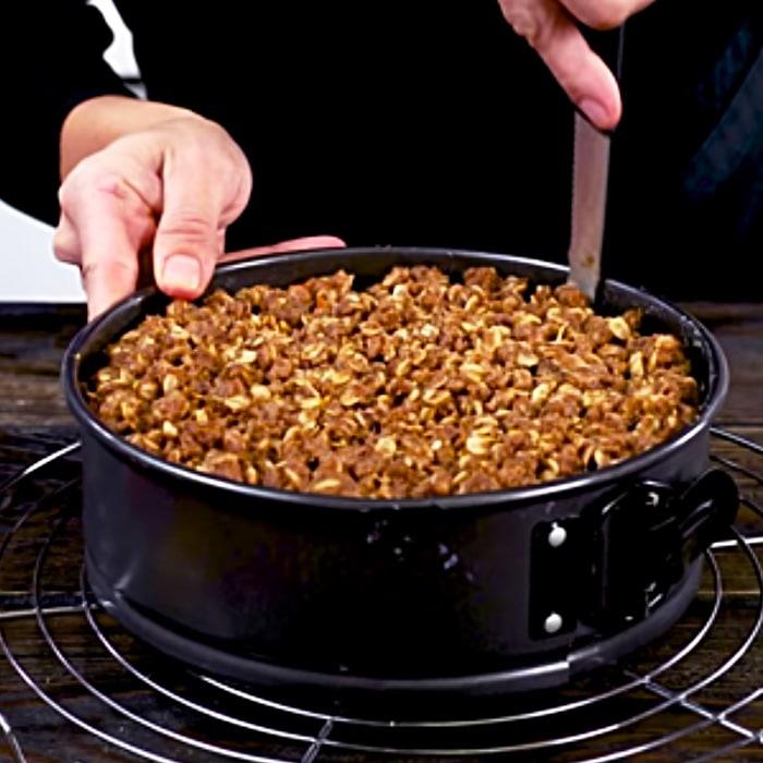 Apple Crisp Cheesecake Recipe - Apple Cheesecake - Easy Cheesecake Recipe