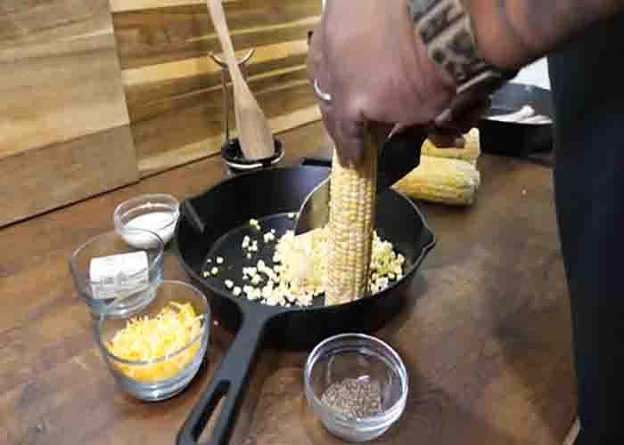 Chopping off the kernels from the cob