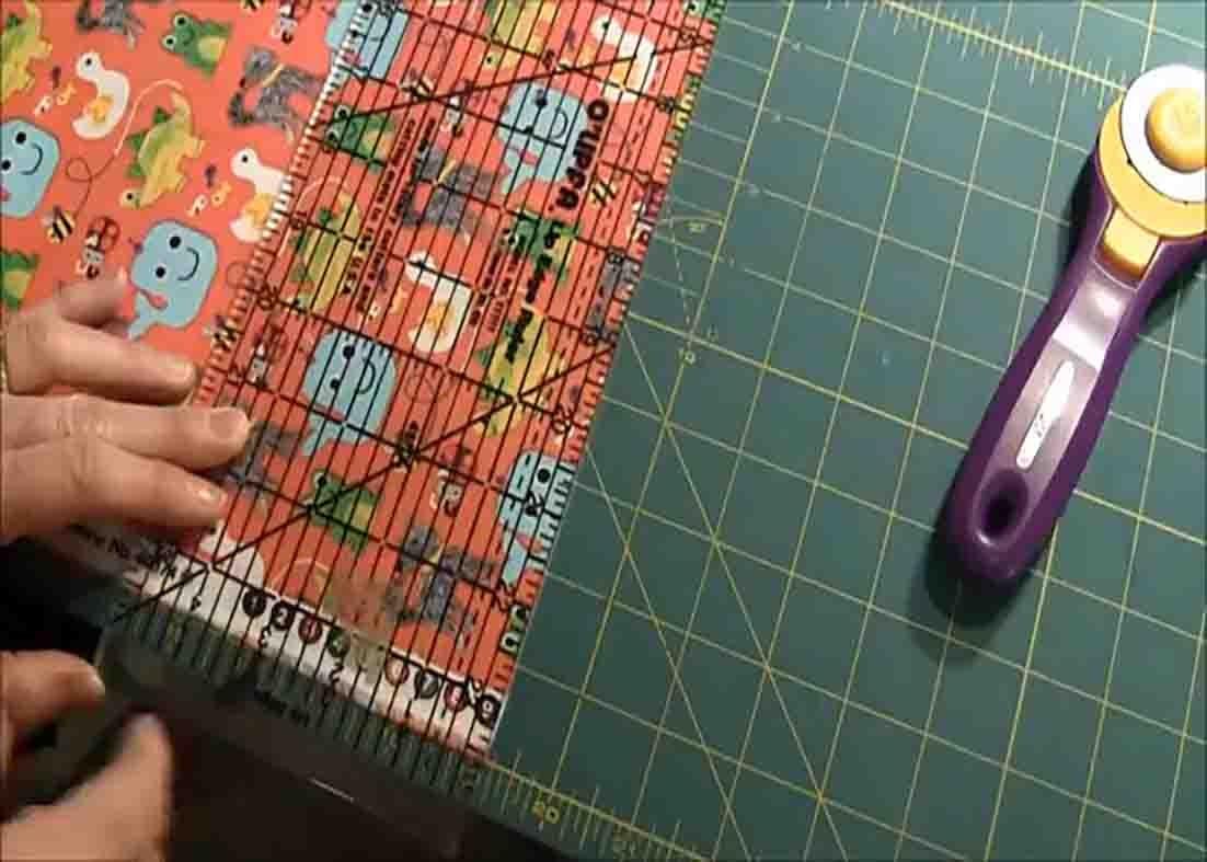 Cutting the selvage edge of the fabric