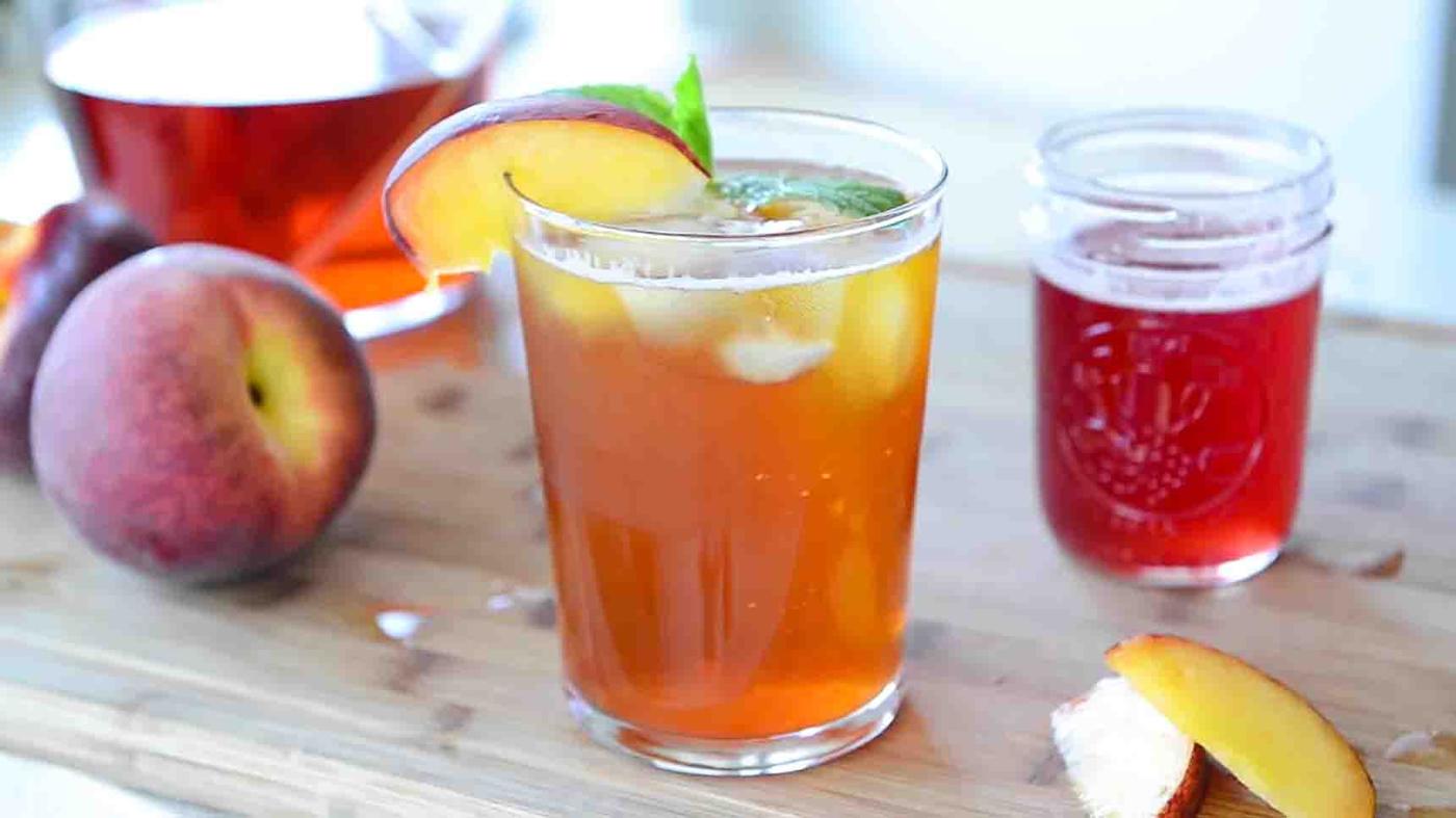 Homemade Sparkling Peach Iced Tea Recipe
