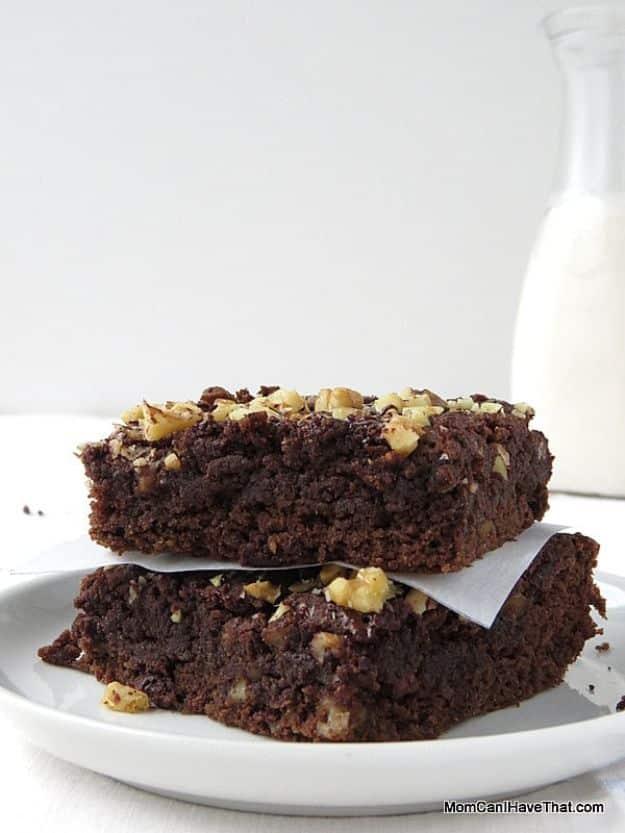 Keto Dessert Recipes - Keto Chocolate Banana Brownies - Easy Ketogenic Diet Dessert Recipes and Recipe Ideas - Shakes, Cakes In A Mug, Low Carb Brownies, Gluten Free Cookies #keto