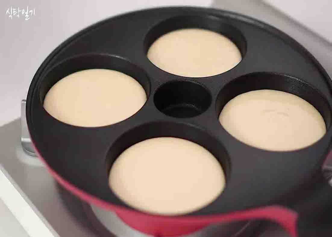 Cooking the pancakes