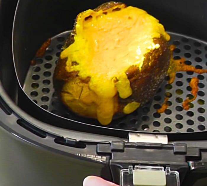 How to Make Potatoes that Are Baked In Air Fryer - Quick Recipe Ideas for Potatoes - Bake Cheese Inside A An Air Fryer Baked Potato