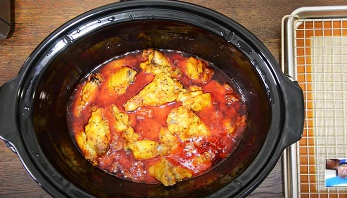 Let The Hot Wings Simmer In The Crockpot Buffalo Chicken Wings Recipe