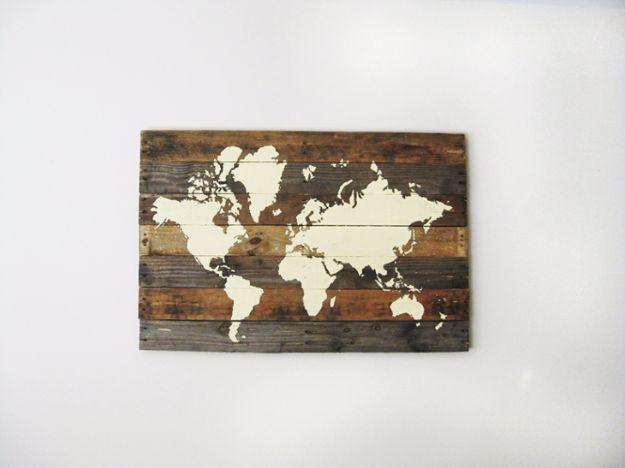 Pallet Board World Map, a rustic wall art idea worth trying at home and worth trying in almost any room