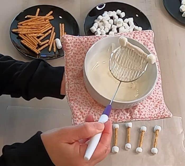 How to Make Halloween Pretzel Bones