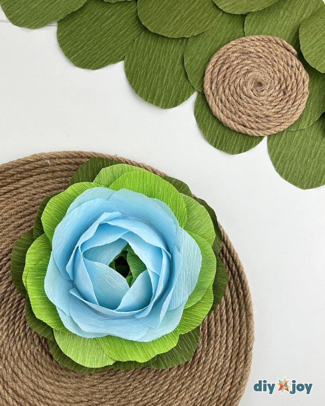 Homemade Paper Roses Glass — diy flowers tutorial - crepe paper