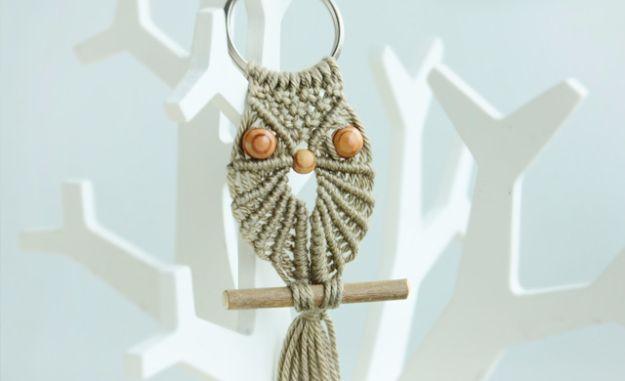 Cute Macrame Owl, an easy macrame project for beginners and a boho accent piece made from simple knots