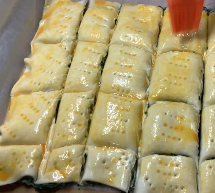 How to Make Spinach Cheese Puffs