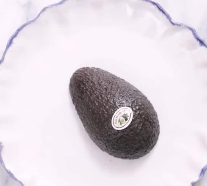 Learn to keep your avocado from browning oxidizing