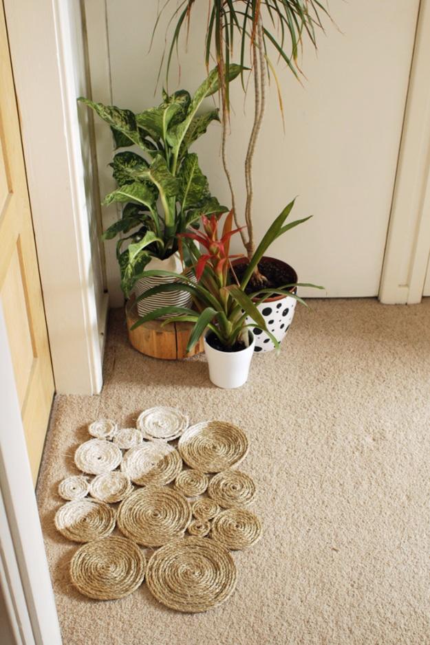 DIY Welcome Mats - DIY Rope Coil Doormat - Greet Guests in Style with These Easy and Cheap Home Decor Ideas for Your Entry. Doormat Tutorials for Creative Ways to Cover Your Floors
