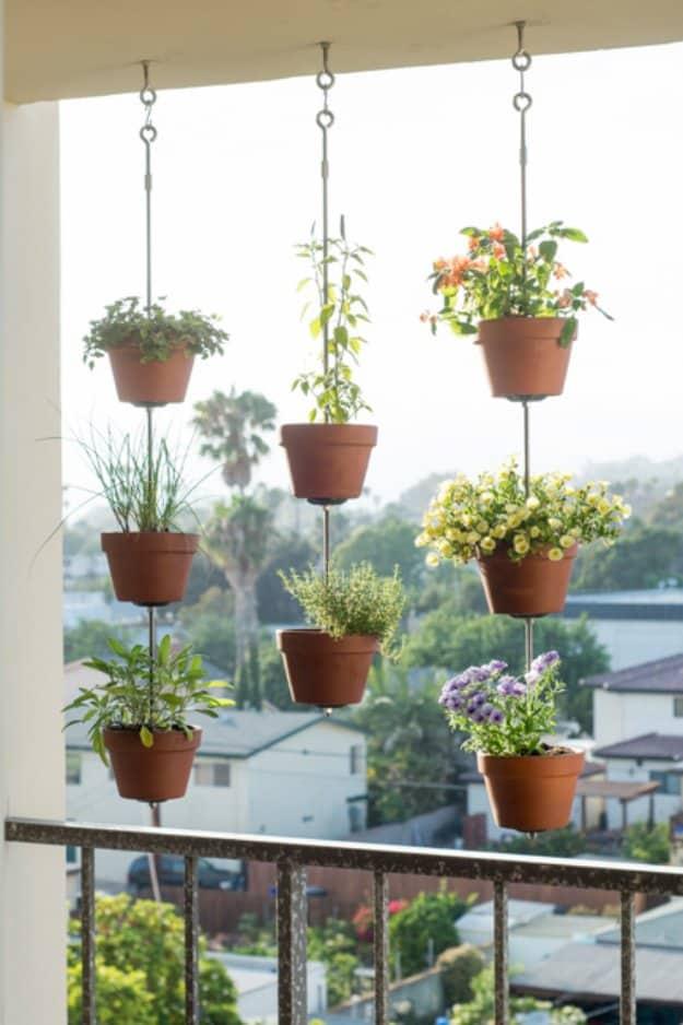 DIY Vertical Garden, a cozy touch for outdoor entertaining and a charming accent for a front porch and it comes together fast
